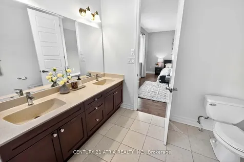 43 Novan Crescent Aurora ON L4G 0X6