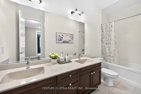 43 Novan Crescent Aurora ON L4G 0X6