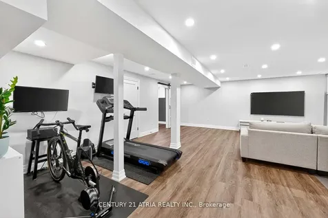 43 Novan Crescent Aurora ON L4G 0X6