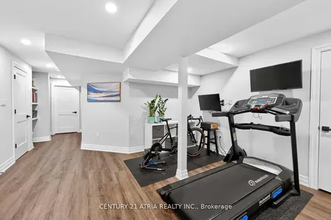 43 Novan Crescent Aurora ON L4G 0X6