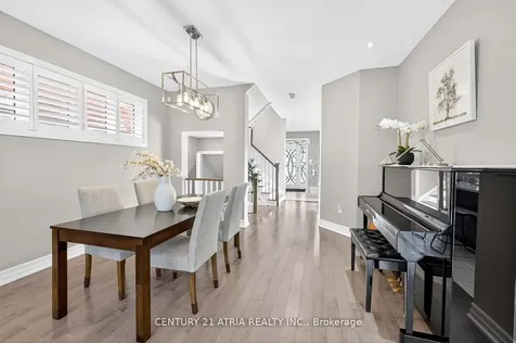 43 Novan Crescent Aurora ON L4G 0X6