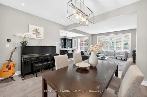 43 Novan Crescent Aurora ON L4G 0X6