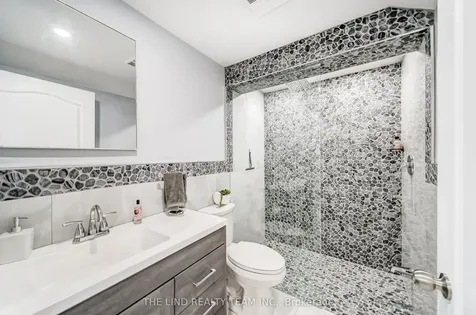 26 Keenan Drive Adjala-tosorontio ON L0G 1L0