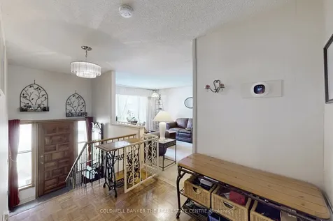 122 Valleyview Crescent W Bradford West Gwillimbury ON L3Z 1S7