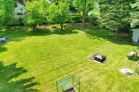 122 Valleyview Crescent W Bradford West Gwillimbury ON L3Z 1S7