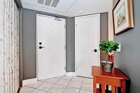 160 Wellington Street E Aurora ON L4G 1J3