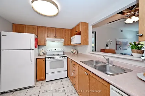 160 Wellington Street E Aurora ON L4G 1J3