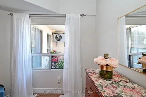 160 Wellington Street E Aurora ON L4G 1J3