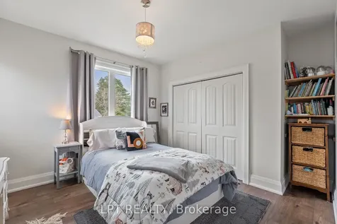 23 Dunkelman Drive Georgina ON L4P 3C8