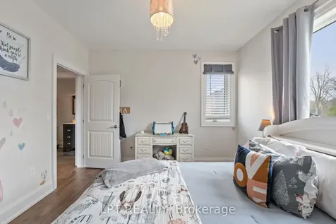 23 Dunkelman Drive Georgina ON L4P 3C8