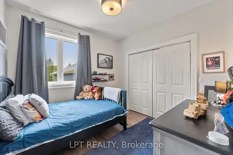 23 Dunkelman Drive Georgina ON L4P 3C8