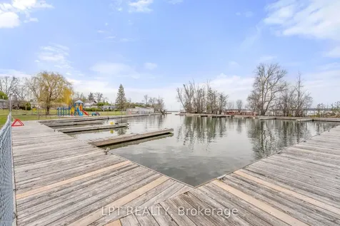 23 Dunkelman Drive Georgina ON L4P 3C8