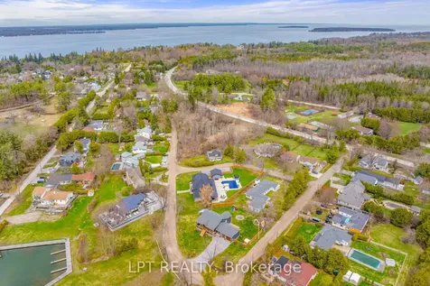 23 Dunkelman Drive Georgina ON L4P 3C8