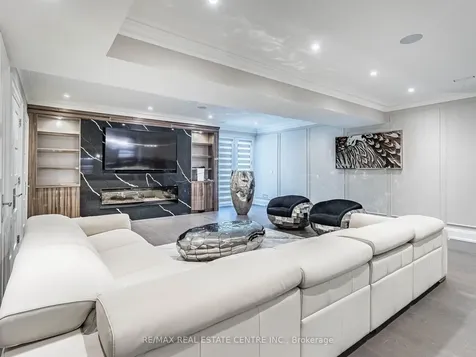 1 Huckleberry Lane Markham ON L3T 1C6