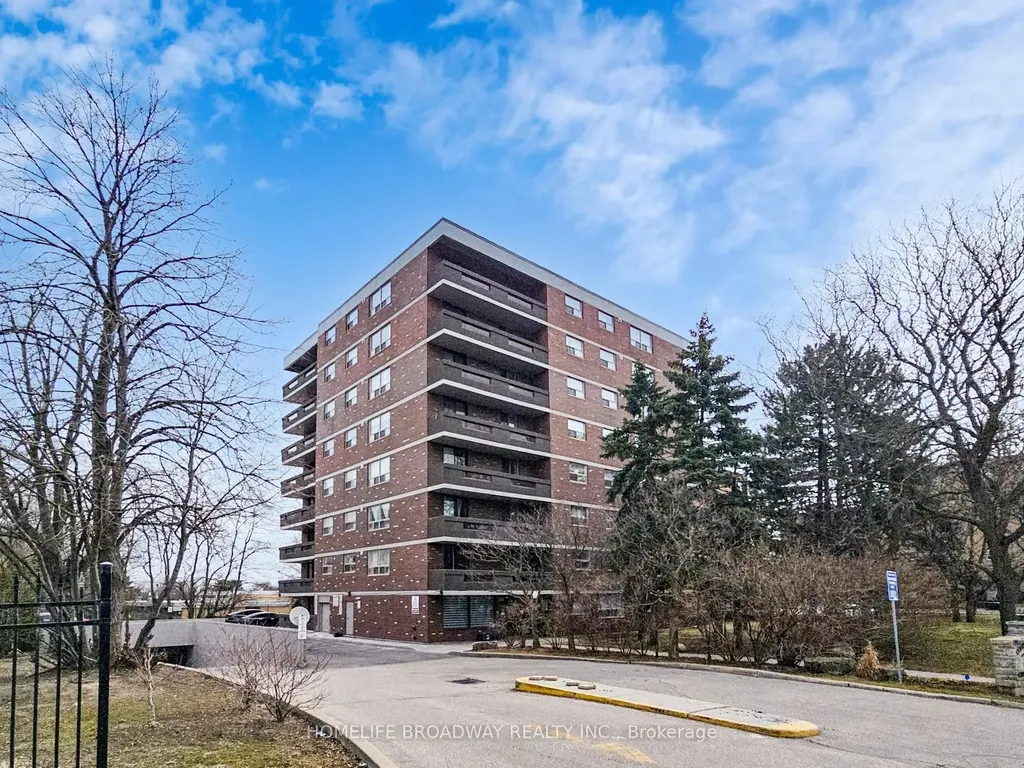 7451 Yonge Street Markham ON L3T 2B4
