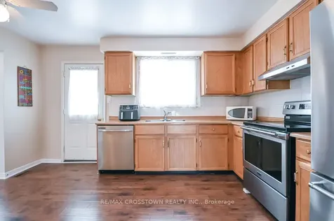 169 Oriole Drive East Gwillimbury ON L9N 1G9