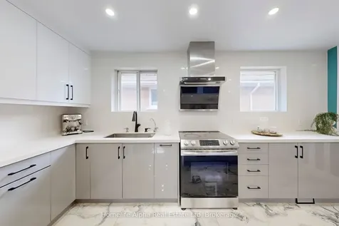 373 Becker Road Richmond Hill ON L4C 2S3