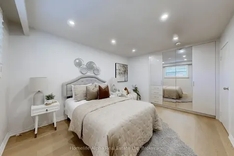 373 Becker Road Richmond Hill ON L4C 2S3