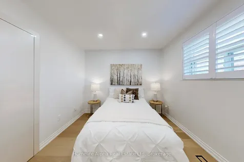 373 Becker Road Richmond Hill ON L4C 2S3