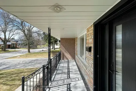 373 Becker Road Richmond Hill ON L4C 2S3