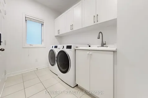 1276 Shortreed Terrace S Newmarket ON L3X 0C9