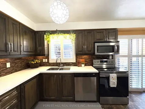 26 Laurel Valley Court Vaughan ON L4K 2B3