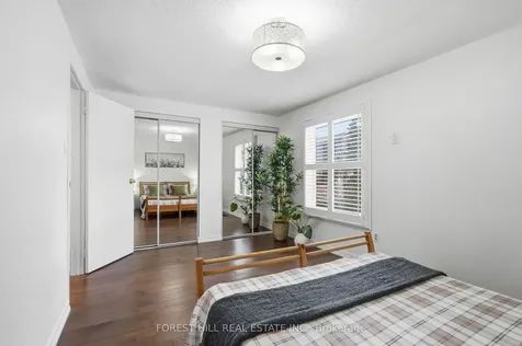 26 Laurel Valley Court Vaughan ON L4K 2B3