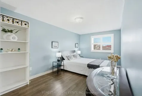 26 Laurel Valley Court Vaughan ON L4K 2B3