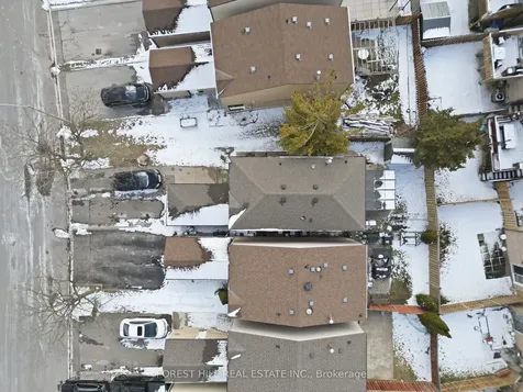 26 Laurel Valley Court Vaughan ON L4K 2B3