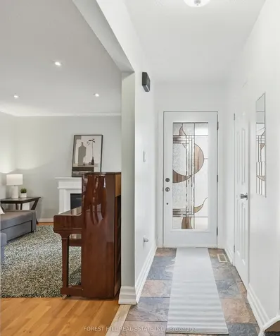 26 Laurel Valley Court Vaughan ON L4K 2B3