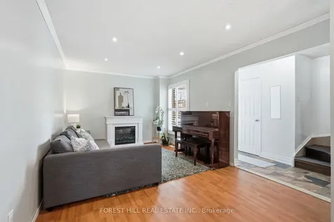 26 Laurel Valley Court Vaughan ON L4K 2B3