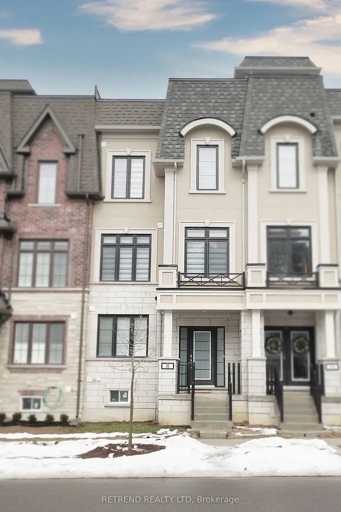8 Guardhouse Crescent Markham ON L6C 3J7
