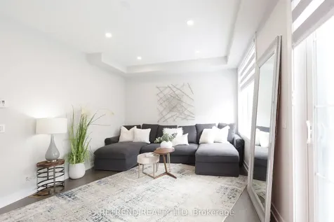 8 Guardhouse Crescent Markham ON L6C 3J7