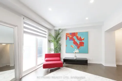 8 Guardhouse Crescent Markham ON L6C 3J7