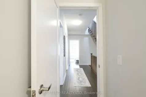 8 Guardhouse Crescent Markham ON L6C 3J7