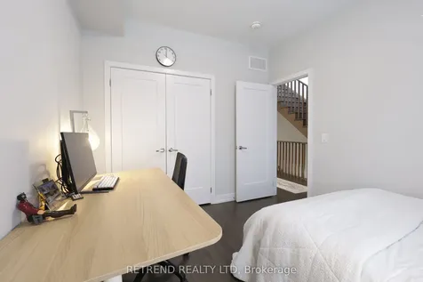 8 Guardhouse Crescent Markham ON L6C 3J7