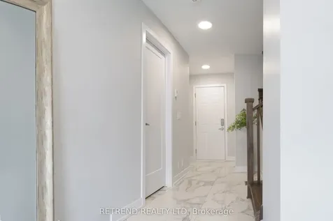 8 Guardhouse Crescent Markham ON L6C 3J7