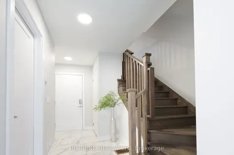 8 Guardhouse Crescent Markham ON L6C 3J7