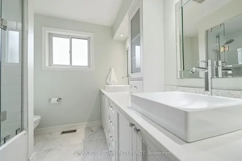 29 Mcgee Crescent Aurora ON L4G 6L8