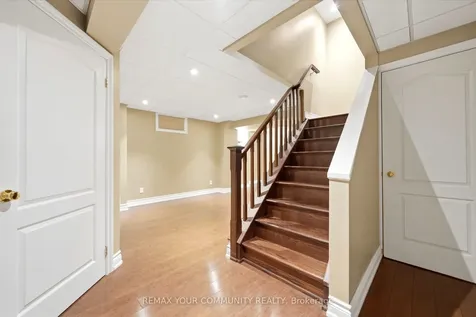 29 Mcgee Crescent Aurora ON L4G 6L8