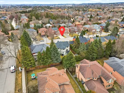 29 Mcgee Crescent Aurora ON L4G 6L8
