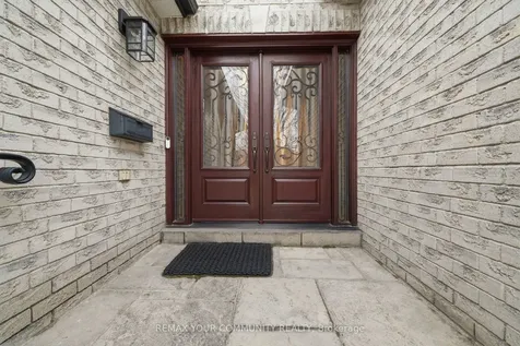 29 Mcgee Crescent Aurora ON L4G 6L8