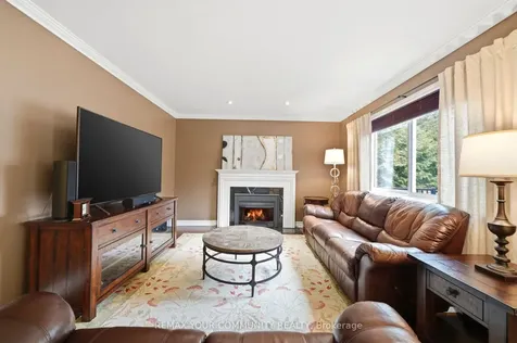 29 Mcgee Crescent Aurora ON L4G 6L8