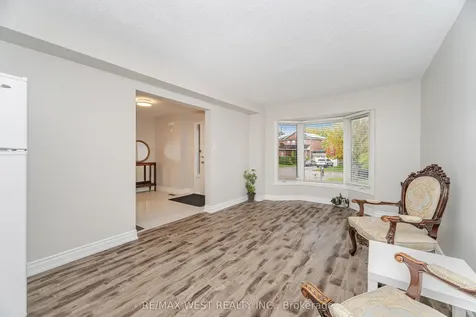86 Dina Road Vaughan ON L6A 1L7