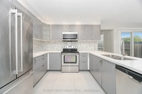 86 Dina Road Vaughan ON L6A 1L7