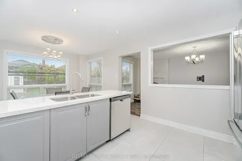 86 Dina Road Vaughan ON L6A 1L7