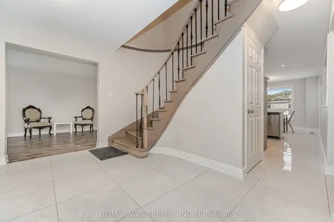 86 Dina Road Vaughan ON L6A 1L7
