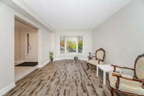86 Dina Road Vaughan ON L6A 1L7