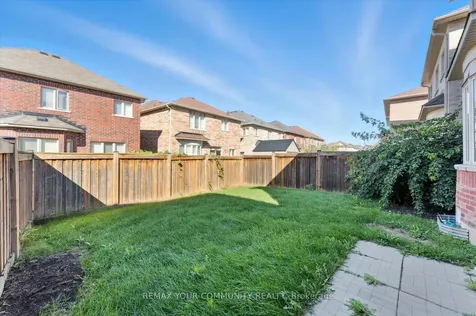 23 Lucida Court Whitchurch-stouffville ON L4A 1S1