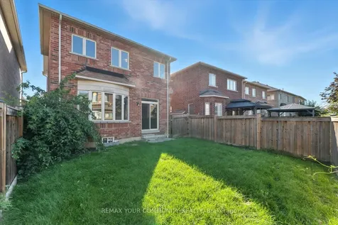 23 Lucida Court Whitchurch-stouffville ON L4A 1S1